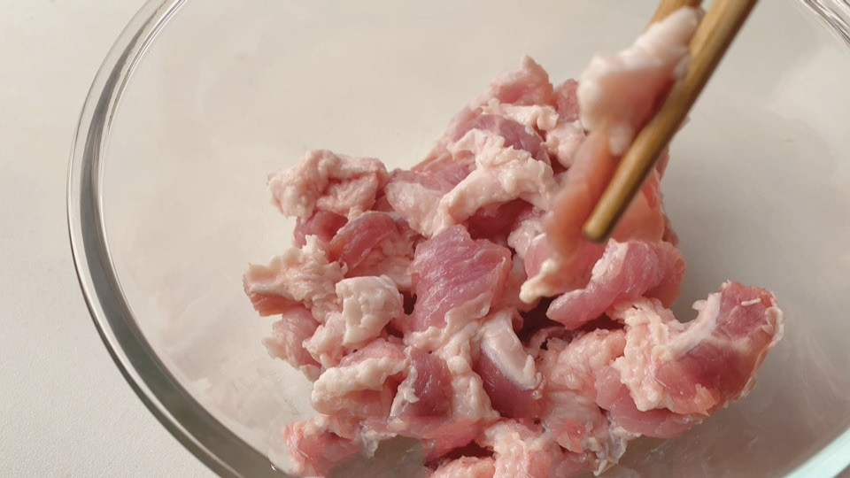 Cách làm thịt chiên BBQ kiểu Hàn nóng hổi đãi cả nhà